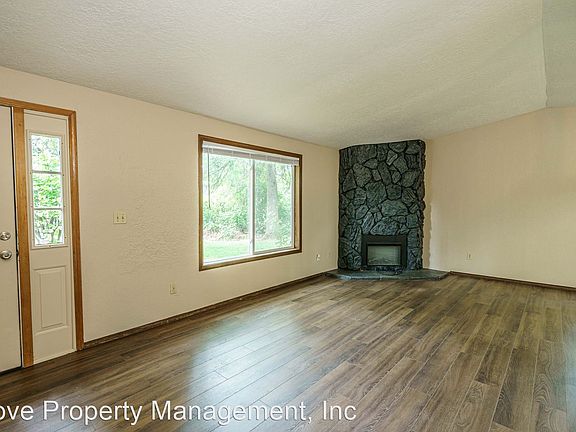 3rd image of 4916 Plomondon St
