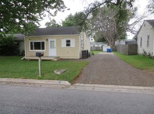 2204 E 39th St, Des Moines, IA 50317