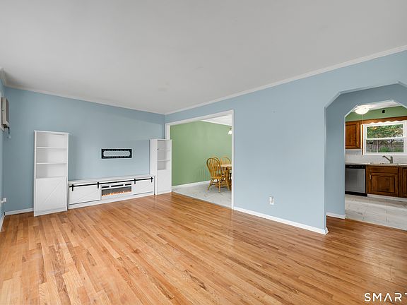 5th image of 85 Renee Street