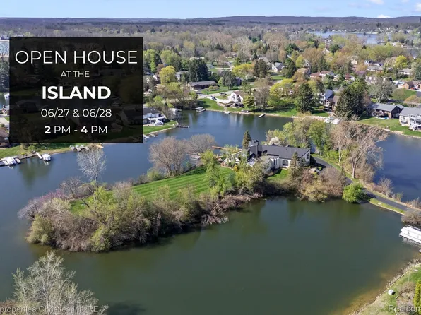 4912 Oakwood Ct, Commerce Township, MI 48382