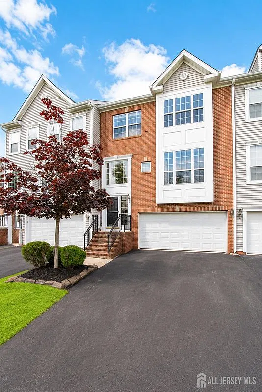 4 bed, 4.0 bath, 2152 sqft, $3,799 — Photo 1