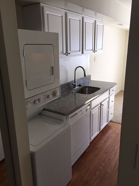 WASHER & DRYER INCLUDED