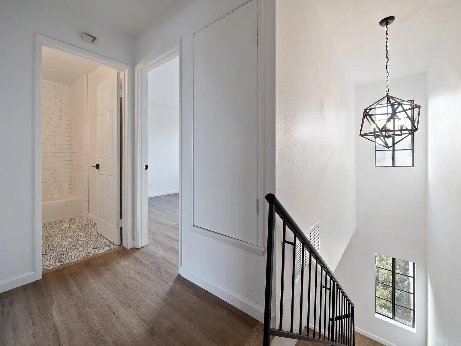 2 bed, 1.5 bath, 1050 sqft, $4,100 — Photo 4