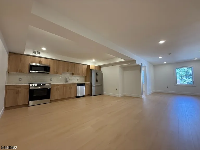 627 Valley Rd #D — Photo 7
