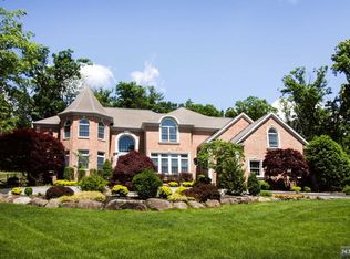 212 Forest Ridge Ct, Franklin Lakes, NJ 07417
