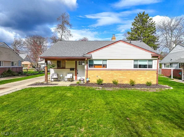 528 Bayfair Dr, Bay Village, OH 44140