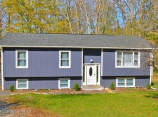 3655 Sugar Berry Ln, Tobyhanna, PA