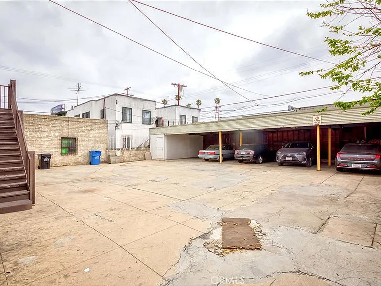 1308 S Van Ness Ave — Photo 14