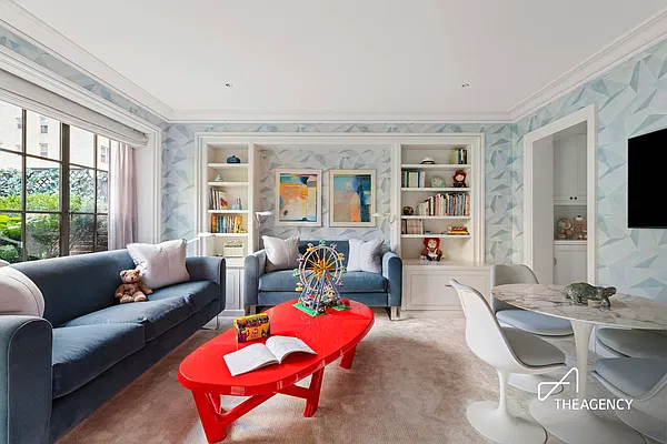 Living room, photo 9