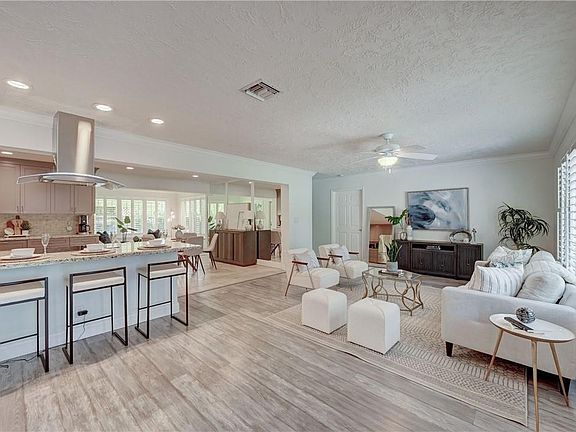 3rd image of 2216 NW 6th Avenue