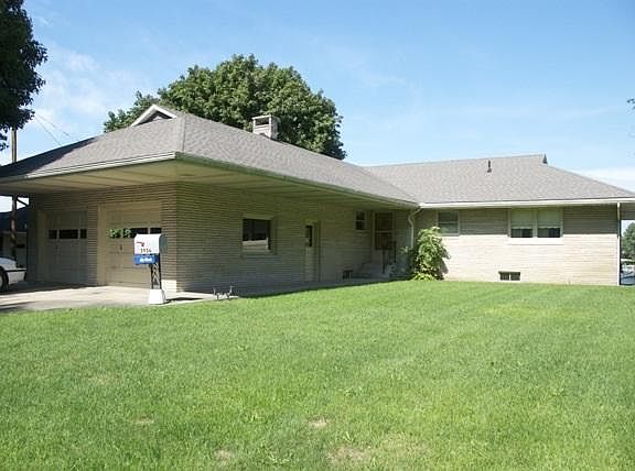 3rd image of 3932 E Jackson Blvd