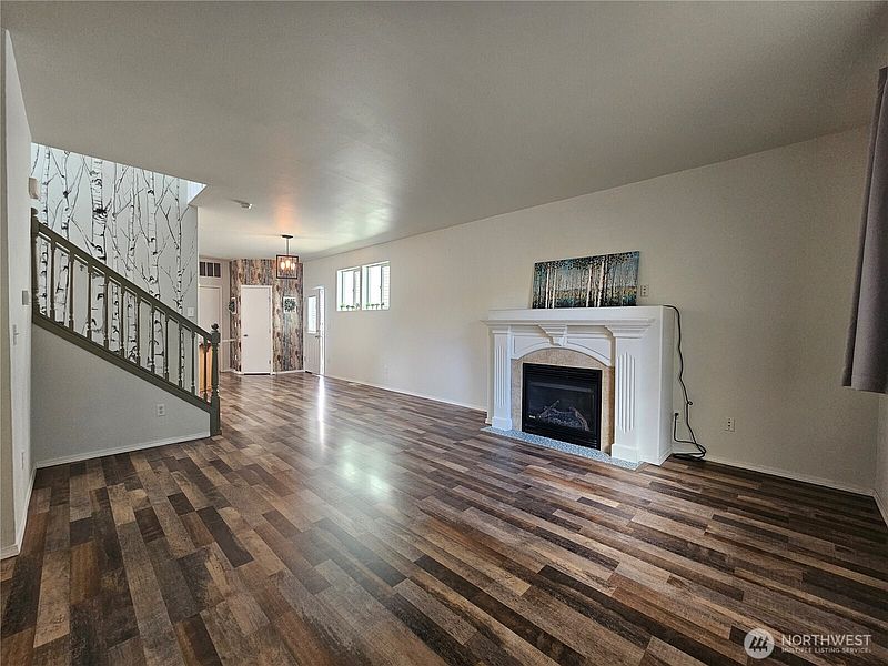 5th image of 8712 Oslo Lane NE