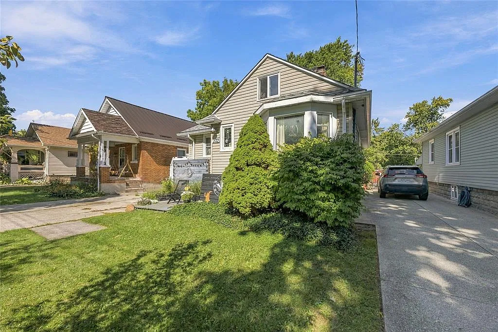2 bed, $2,400 — Photo 2