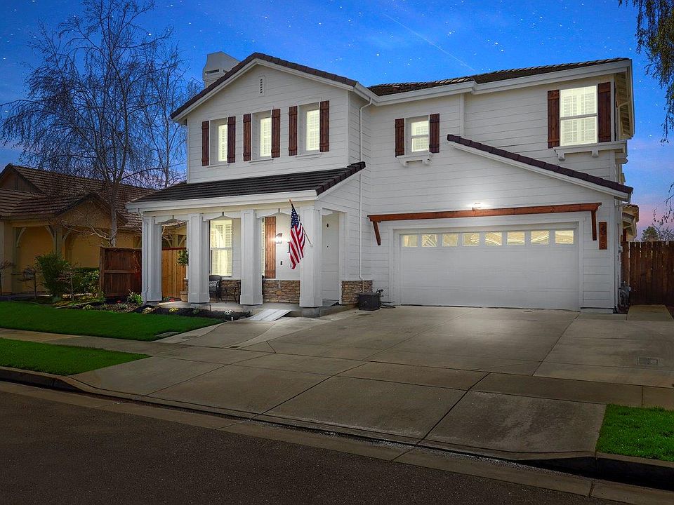 2nd image of 2088 Bishop Way