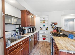 67 Pomfret St, Putnam, CT 06260