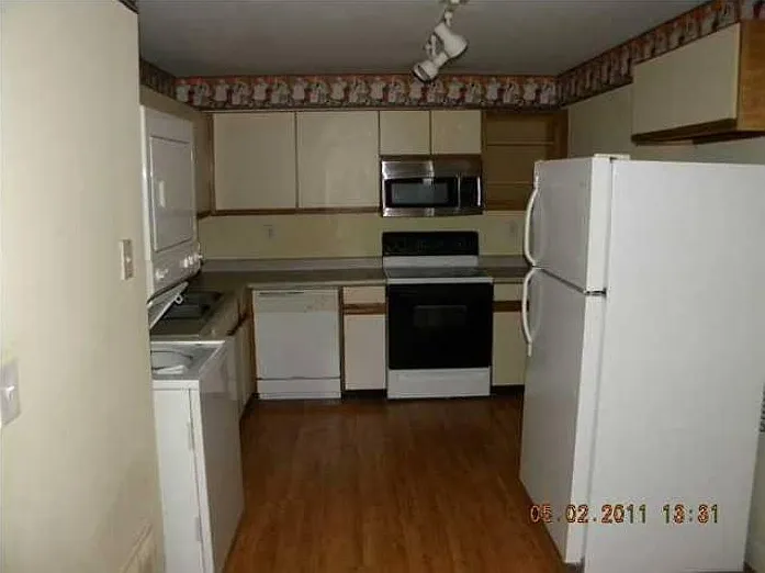 1125 S 1st St #8 — Photo 3