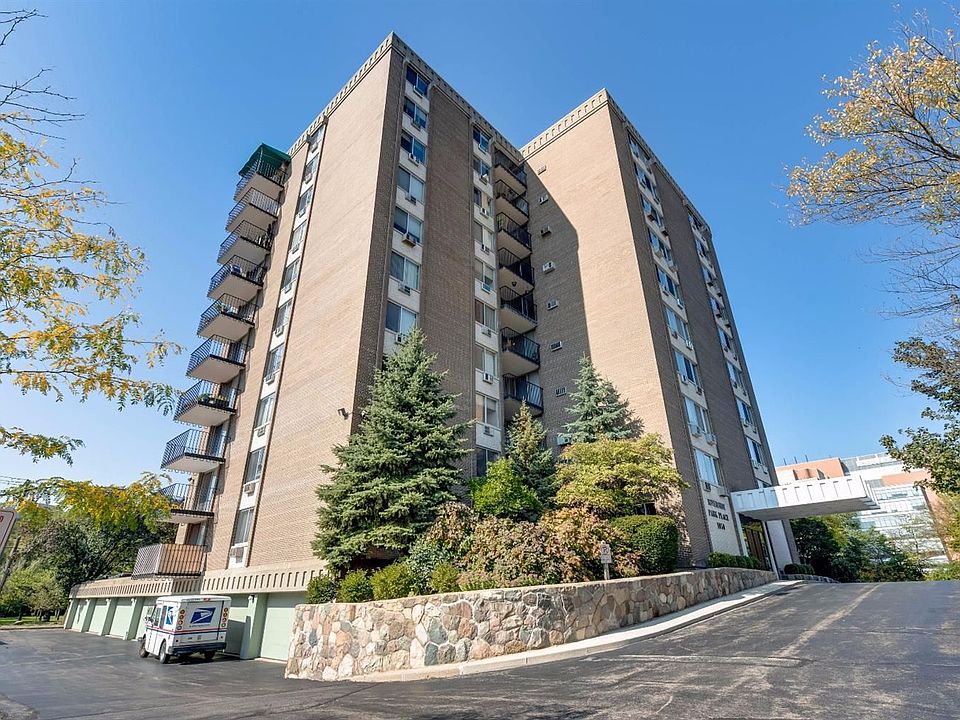 1st image of 1050 Wall St APT 3A