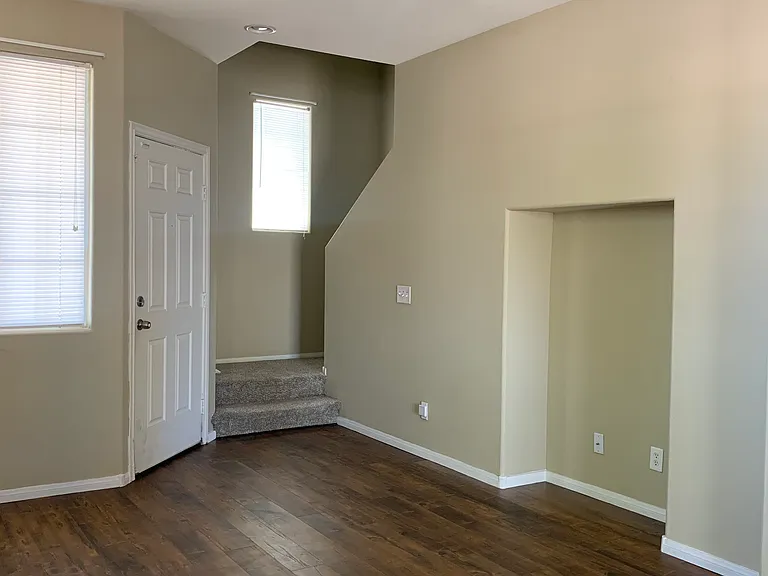 1340 Oak Village Ave — Photo 3