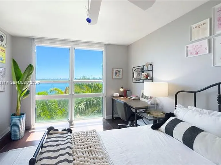 2000 N Bayshore Dr #614 — Photo 12