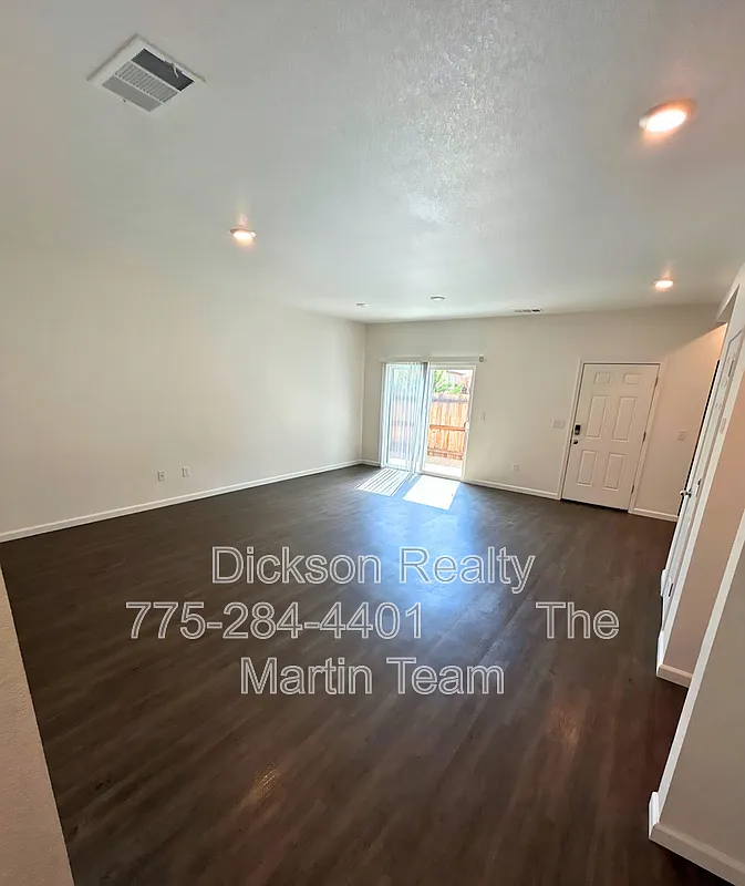 3 bed, 2.5 bath, 2170 sqft, $2,595 — Photo 2