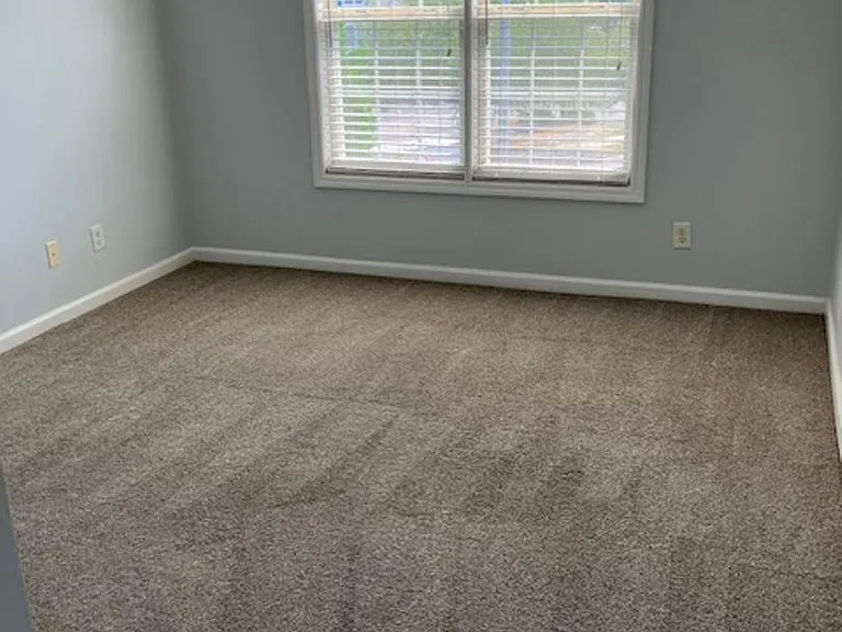 904 Litchfield Way #J — Photo 8