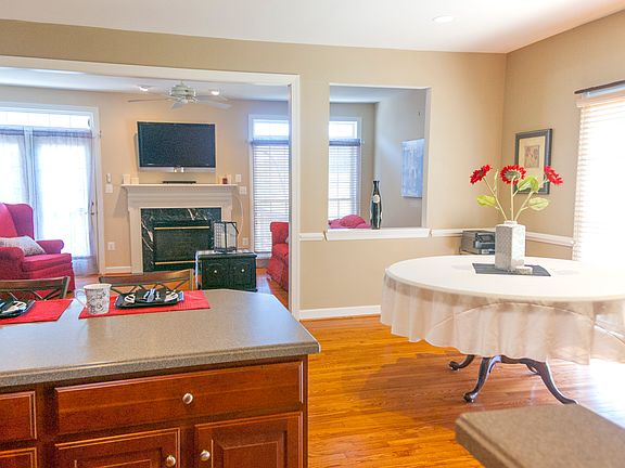 4th image of 12428 Falconbridge Dr