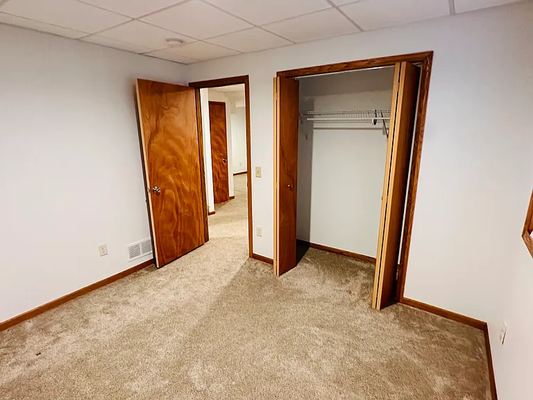 335 Sherwood Ave — Photo 12