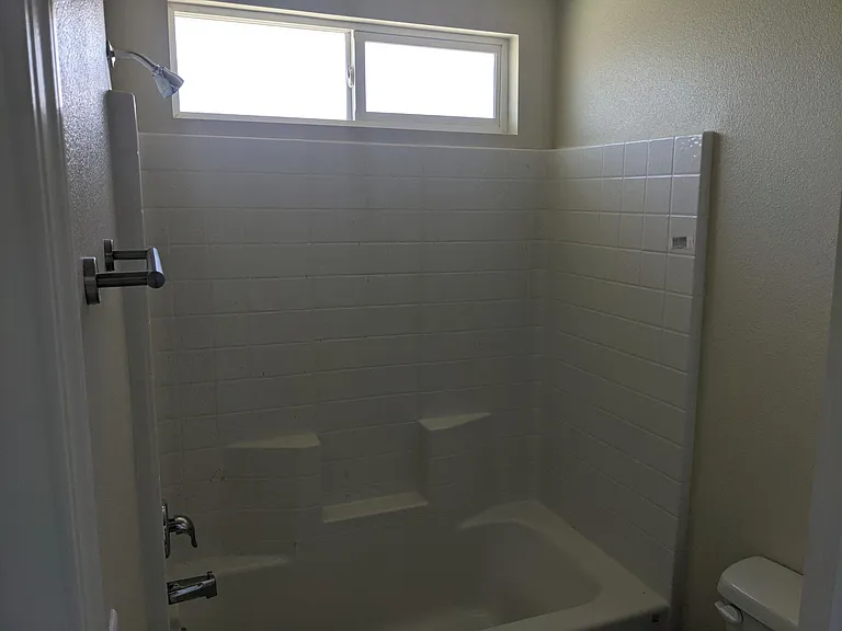 1609 N Erwin St #A-B — Photo 20
