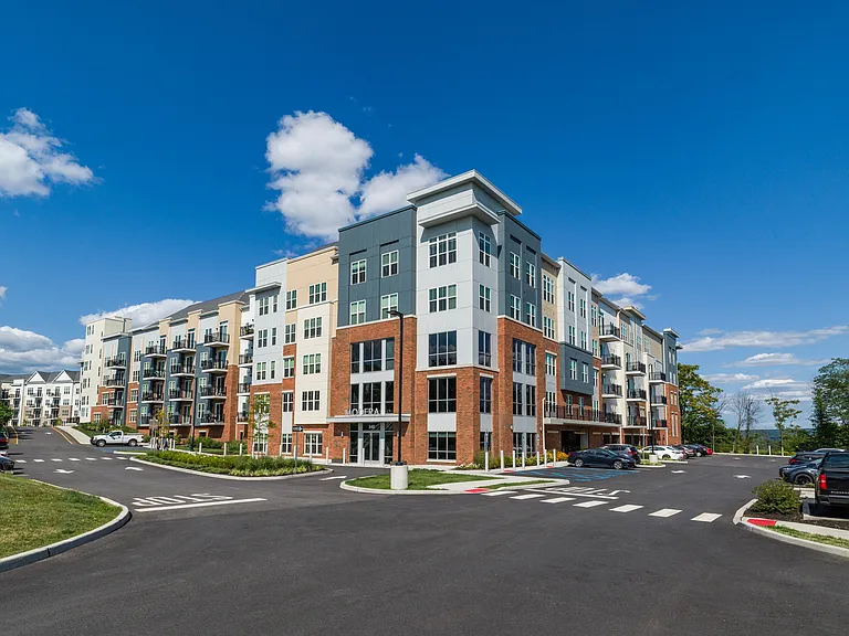 Set in a prime location, Modera Montville becomes the ultimate haven, while maintaining proximity to the surrounding areas and wonderful attractions.