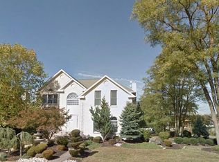 2 Sinclair Rd, Edison, NJ 08820