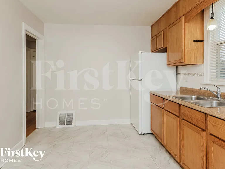 3838 216th Pl — Photo 7