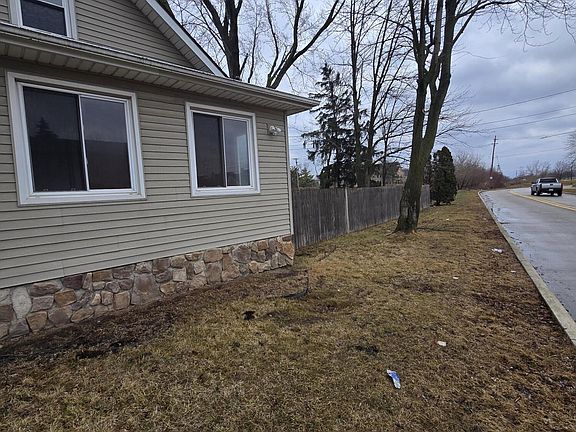 2nd image of 2127 River Dr