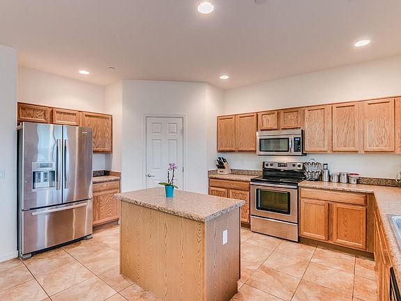2nd image of 635 W Calle Sombra Linda