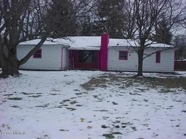1351 E Empire Ave, Benton Harbor, MI 49022