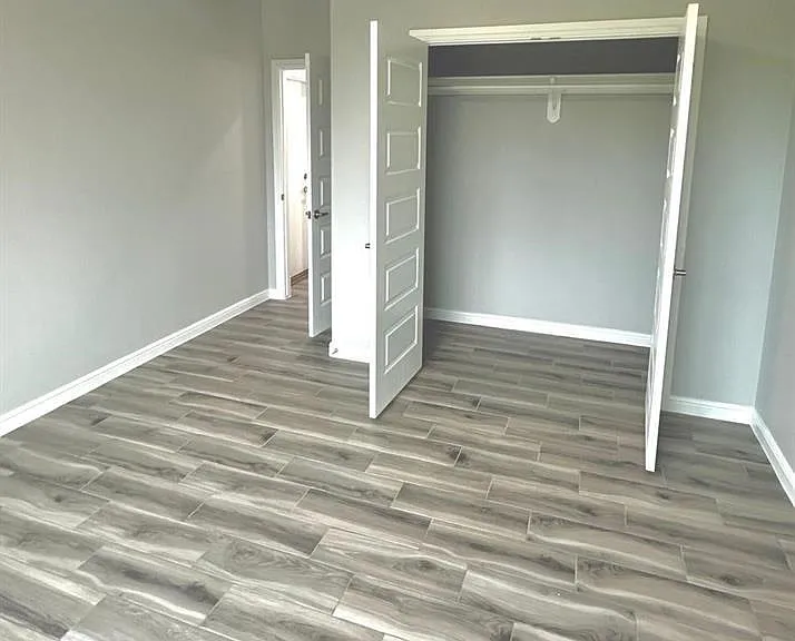 5402 N Crown Point — Photo 3