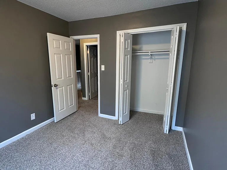 1131 Glendale Dr — Photo 17