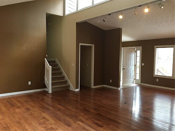 3rd image of 1825 Cedar Cliff Dr SE