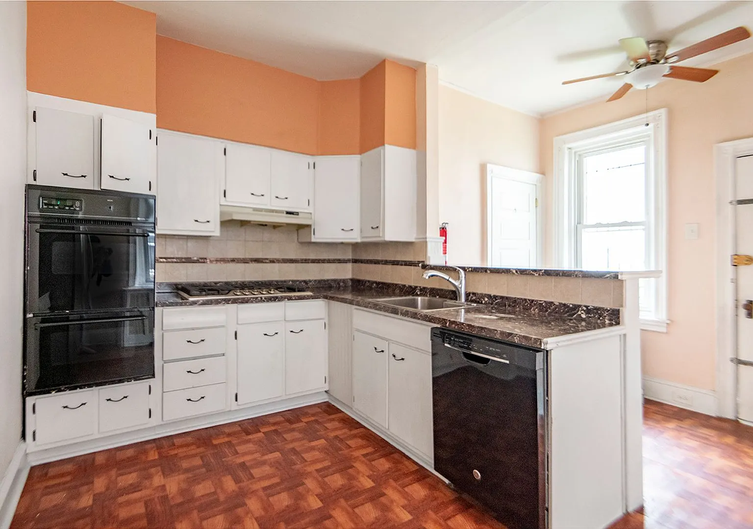 Large Four Bedroom West Philadelphia Home! — Photo 1