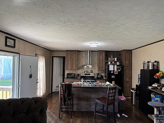 3rd image of 5000 Leon Dr Trailer 174