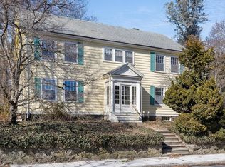 35 Hawthorn Rd, Brookline, MA 02445