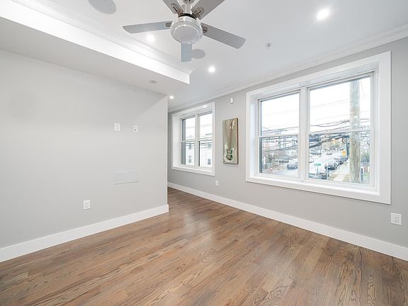 2nd image of 195 Liberty Ave