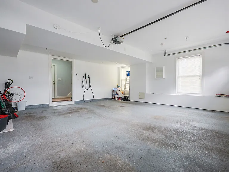 7 W Church St #4 — Photo 26