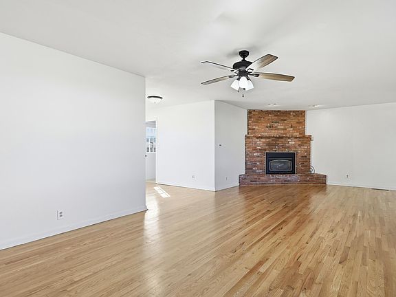 5th image of 2231 S Mitchell St