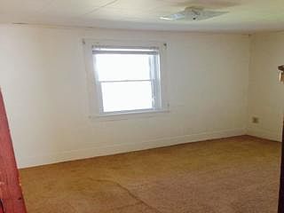 5th image of 21 Hickory St