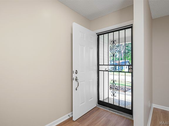 4th image of 6216 S Hampton Dr