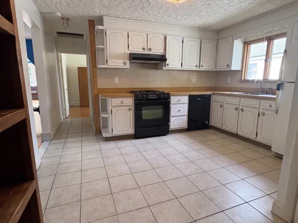 107 Warwick Rd, West Newton, MA