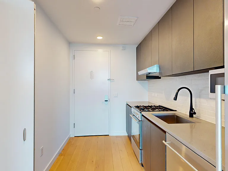14474 Northern Blvd #8E — Photo 6