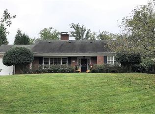 1110 Bolling Rd, Charlotte, NC 28207