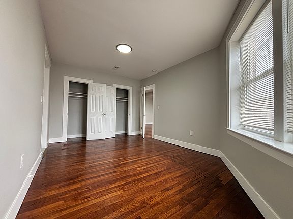 3rd image of 70-303 Circular Ave