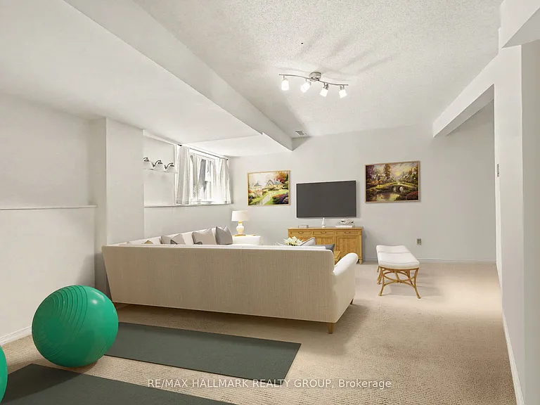 48 Dunbarton Ct — Photo 27